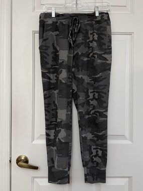 Veronica M Gray Black Camo Jogger Pants
